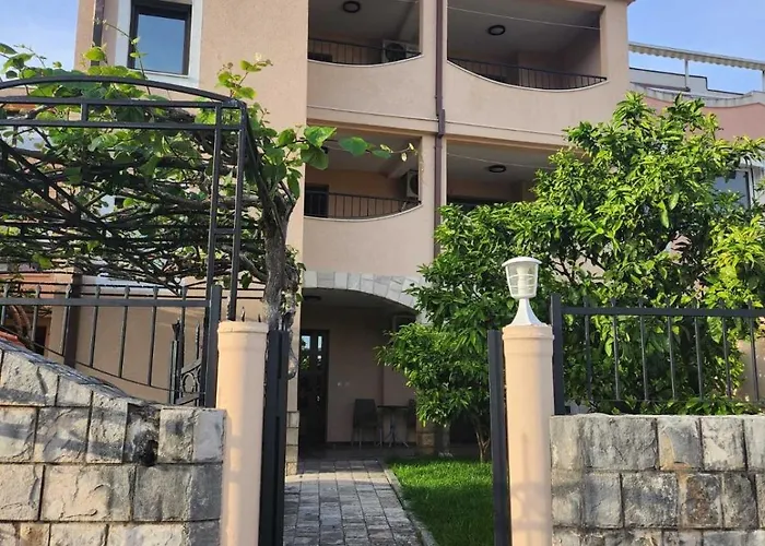 Apartmani Dora