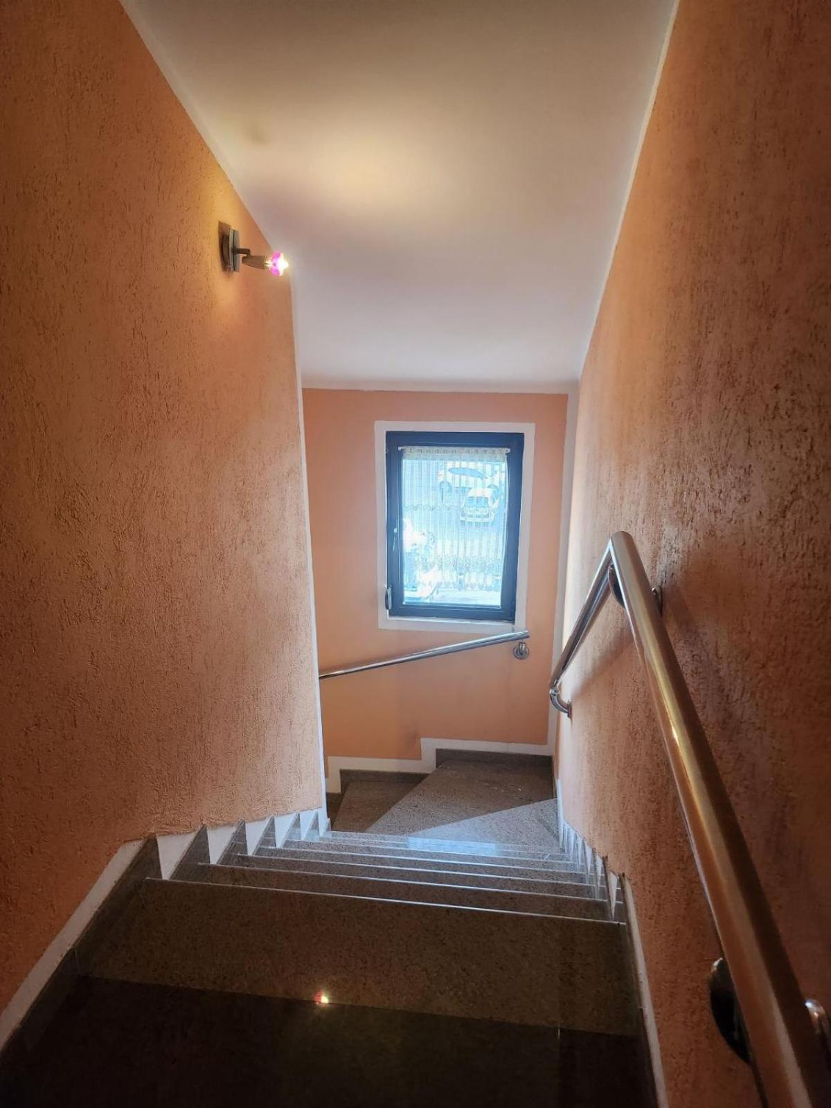 Apartment Dora *
