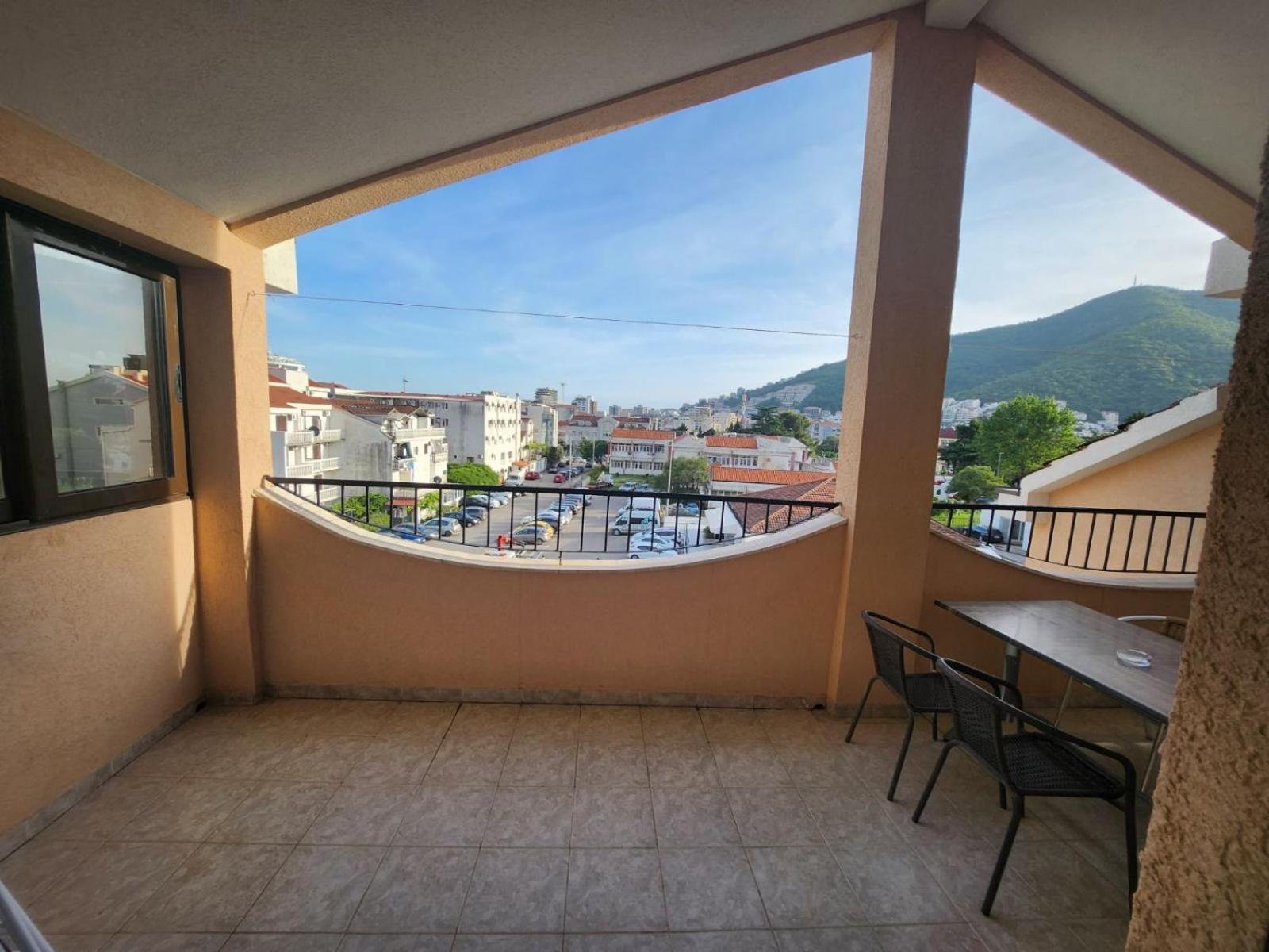 Dora Apartment